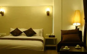 اتاق چهار تخته (یک تخت دبل+دو سرویس اضافه) (اقامت با صبحانه)