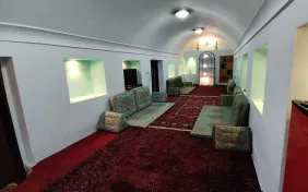 اتاق پنج نفره کف خواب (اقامت باصبحانه)