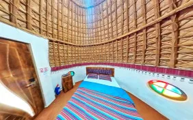 کلبه کپری دو نفره کفخواب (اقامت با صبحانه)