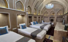 اتاق پنج تخته فاطیما(سرویس بهداشتی وحمام اختصاصی خارج از اتاق ) (اقامت با صبحانه)