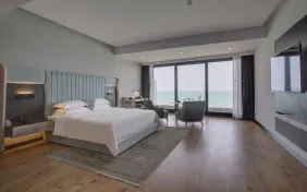 اتاق دوتخته دبل دیلاکس ویو دریا طبقات 9 تا 18 (اقامت باصبحانه)