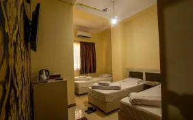 اتاق چهار تخته (اقامت با صبحانه)