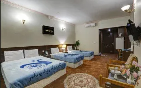 اتاق چهار نفره (اقامت با صبحانه)