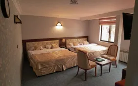 اتاق چهار تخته بدون تراس (اقامت با صبحانه)