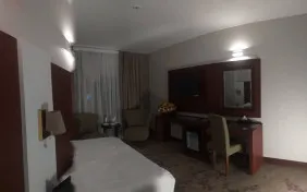 سوئیت یکخوابه سه تخته (اقامت صبحانه)