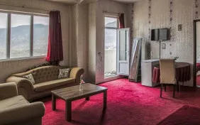 سوئیت پنج نفره (اقامت با صبحانه)