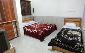 اتاق سه تخته (اقامت با صبحانه)