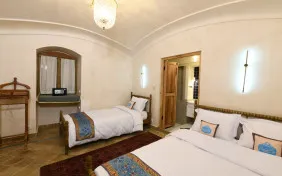 اتاق سه نفره بهدیس (اقامت با صبحانه)