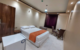 اتاق دوتخته دبل طبقه اول (اقامت باصبحانه)