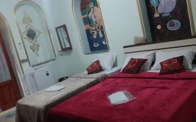 اتاق سه تخته سه دری (اقامت با صبحانه)