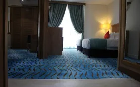 سوئیت یک خوابه چهار تخته رو به جزیره (اقامت با صبحانه)