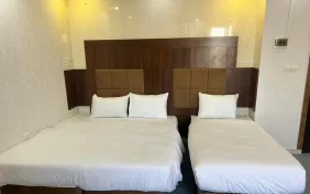 اتاق سه تخته (اقامت با صبحانه)