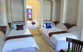 اتاق چهار تخته شهر زاد ( طبقه اول ) (اقامت باصبحانه)