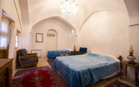 اتاق سه تخته سرویس دار (اقامت با صبحانه)