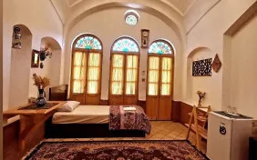 اتاق دوتخته یسیمون (اقامت با صبحانه)