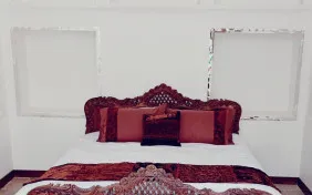 اتاق چهارتخته شاه نشینvip (با نمای قاجاری ) (اقامت با صبحانه)