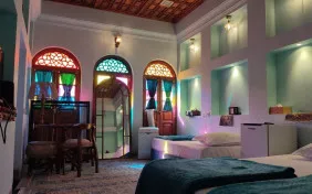 اتاق سه تخته کنجی (اقامت باصبحانه)