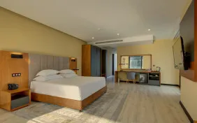 تروپیکال استاندارد دوتخته ویو دریا طبقات 2 تا 8 (اقامت باصبحانه)