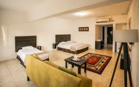 اتاق سه تخته (اقامت با صبحانه)