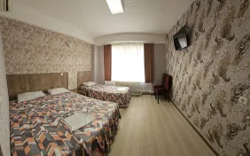 اتاق سه تخته (اقامت با صبحانه)