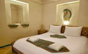 اتاق گذر (اقامت با صبحانه)