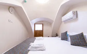 اتاق 109 شومینه(دو تخته) (اقامت با صبحانه)