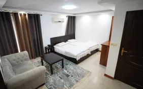 سوئیت یک خوابه چهار نفره رودخانه (اقامت با صبحانه)