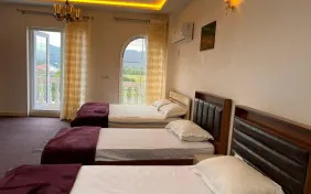 سوئیت یکخوابه سه تخته (اقامت باصبحانه)