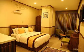 سوئیت یک خوابه چهار نفره ( دو نفره+دو سرویس کاناپه) (اقامت با صبحانه)