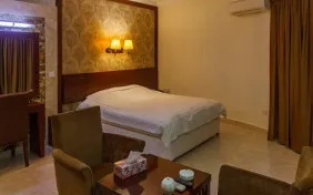 اتاق سه تخته ویلایی (اقامت با صبحانه)