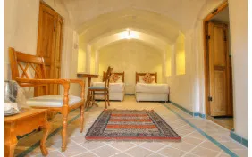 اتاق سردابچه برای دو نفر (توئین) (اقامت با صبحانه)