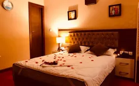 سوئیت یک خوابه چهار تخته (اقامت با صبحانه)