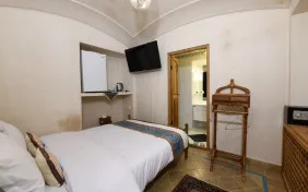 اتاق دو نفره سنبل (اقامت با صبحانه)