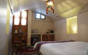 اتاق بارکاو (اقامت با صبحانه)