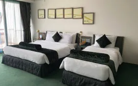 اتاق سه تخته جنگل(قابلیت استفاده برای پنج نفر) (اقامت باصبحانه)