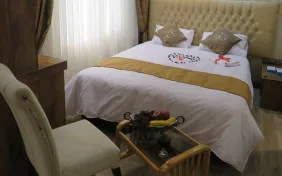 اتاق یک تخته لوکس (اقامت با صبحانه)