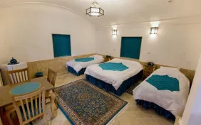 اتاق چهار تخته مخمل (اقامت با صبحانه)