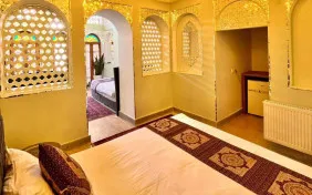 سوئیت کانکت چهار نفره هما (اقامت بدون صبحانه)