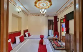 سه تخته (اقامت با صبحانه)