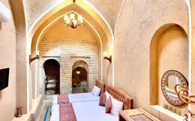 اتاق سه تخته آناهیتا (اقامت با صبحانه)