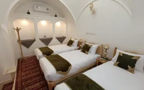 اتاق سه تخته غزل (اقامت با صبحانه)