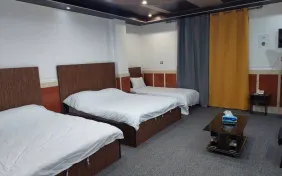 اتاق پنج تخته (اقامت با صبحانه)