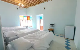 اتاق چهارتخته آبی بی (اقامت باصبحانه)