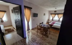 سوئیت یک خوابه چهار نفره (اقامت با صبحانه)