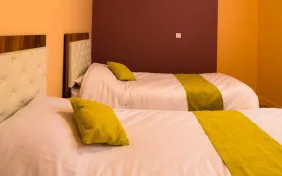 سوئیت دو تخته (اقامت با صبحانه)