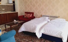 سوئیت دوخوابه شش نفره(چهارتخته+کاناپه تختشو) (اقامت با صبحانه)