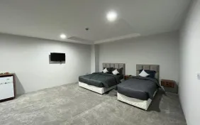 اتاق سه تخته تراس دار (اقامت باصبحانه)