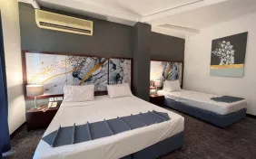 اتاق سه تخته لوکس (اقامت با صبحانه)