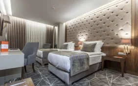 اتاق کانکت چهار نفره (اقامت با صبحانه)