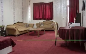 سوئیت سه نفره (اقامت با صبحانه)